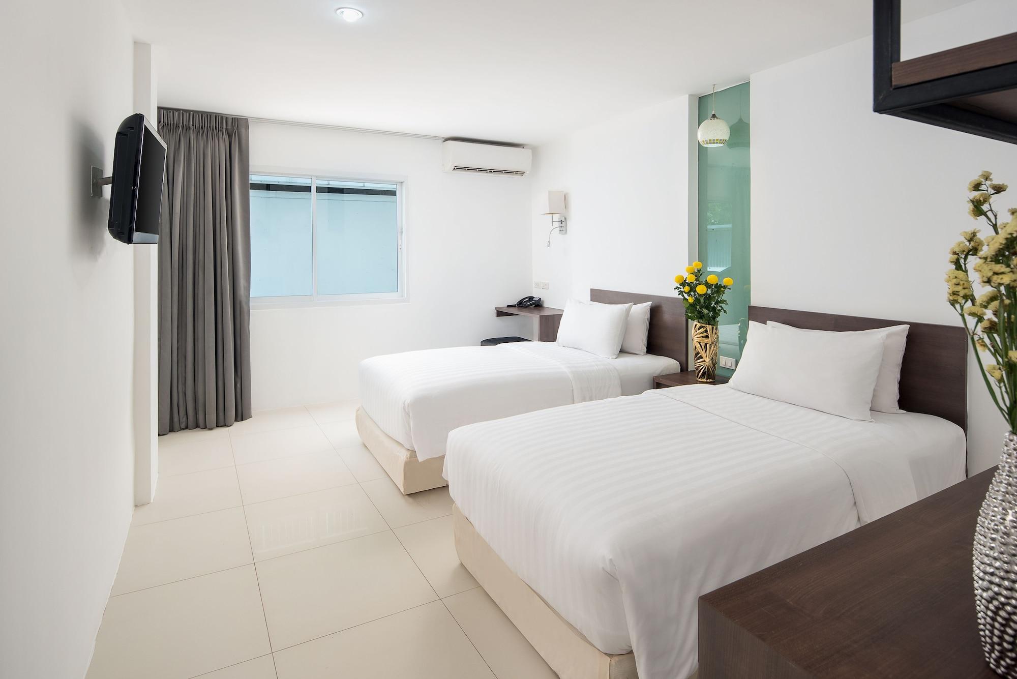 Rodina Beach Hotel Jomtien Beach Exterior photo