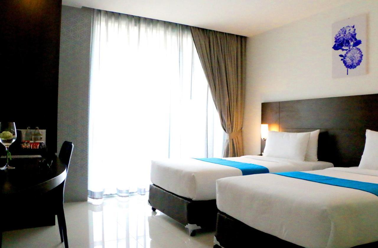 Rodina Beach Hotel Jomtien Beach Exterior photo